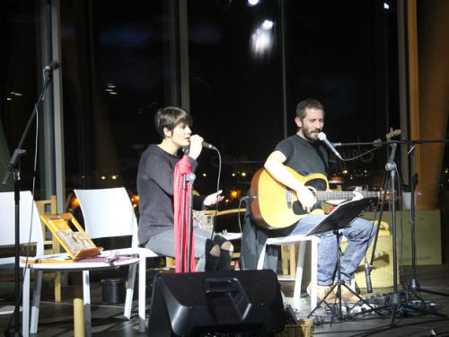 Un centenar de persones van gaudir del concert de Borja Penalba i Mireia Vives