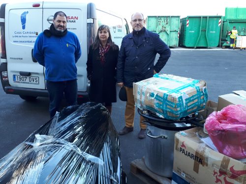 Donación de material humanitario a Casa Caridad de València